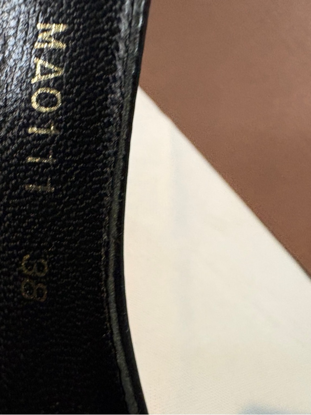Louis Vuitton LV Logo Black Leather Heels Pumps Size 38 Made in Italy - Picture 9 of 11